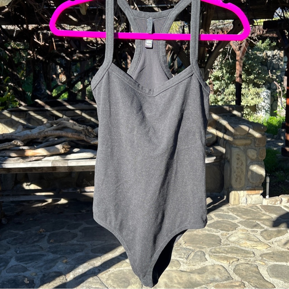 Skims Black Sleeveless Bodysuit Small Never Worn